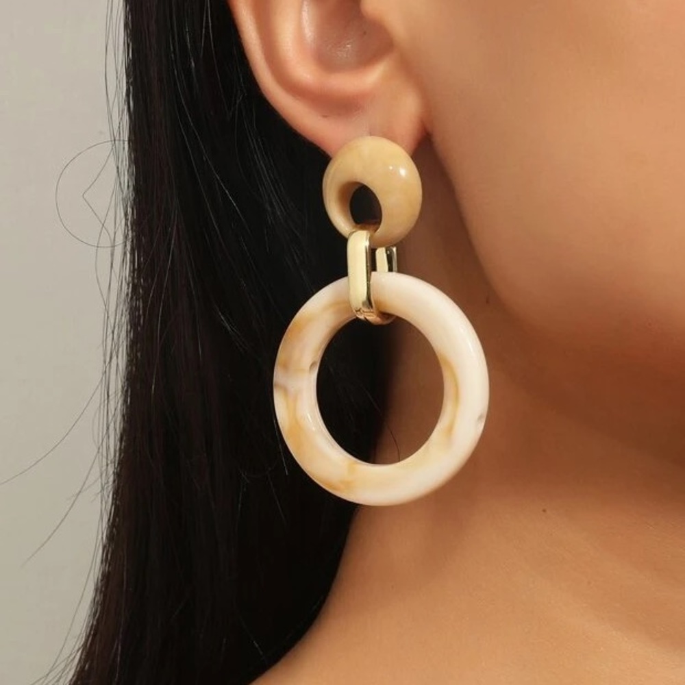 💥Gorgeous💥 New Acrylic Circle Drop Earrings